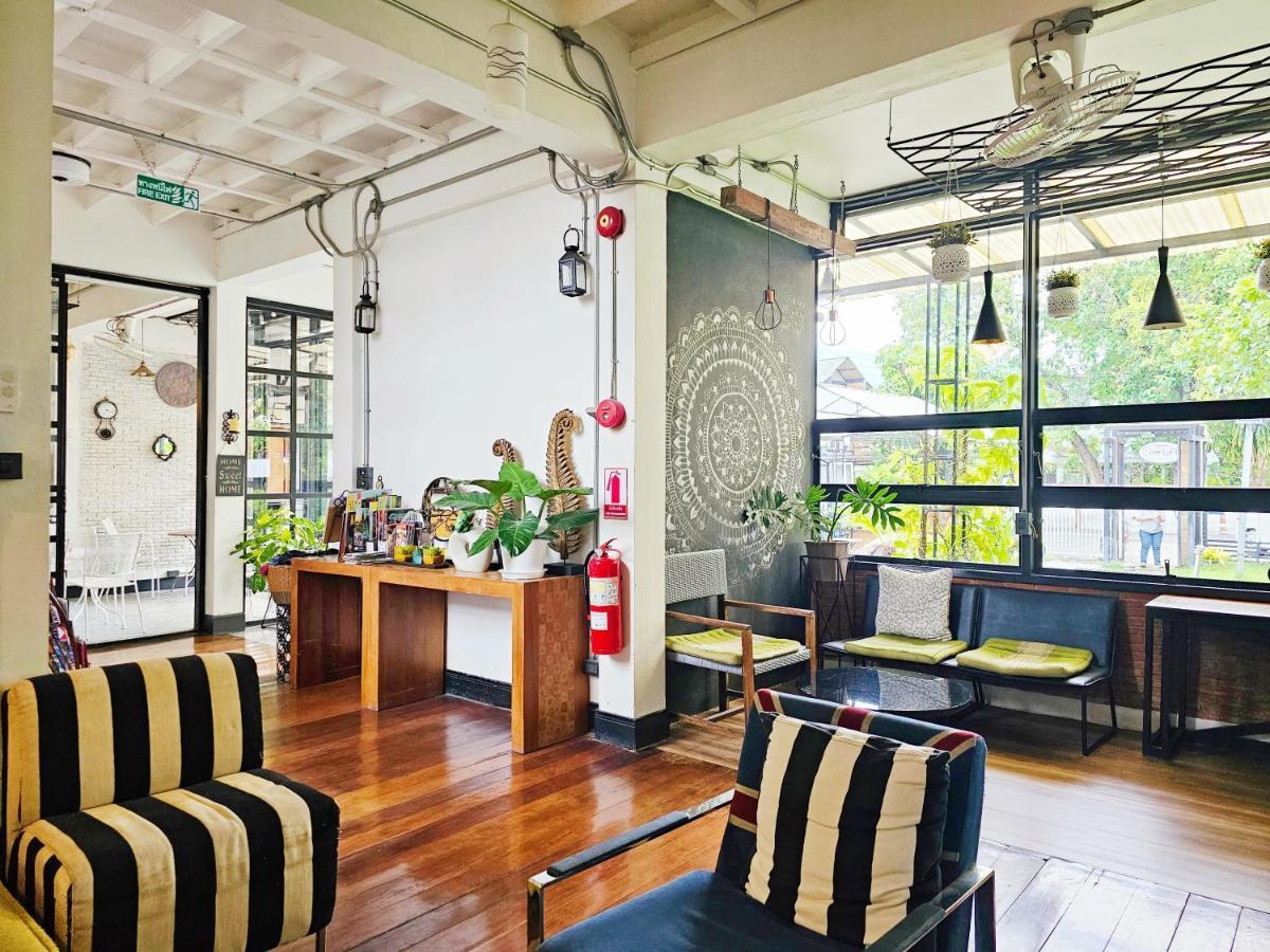 Sherloft Home & Hostel Chiang Mai Dış mekan fotoğraf