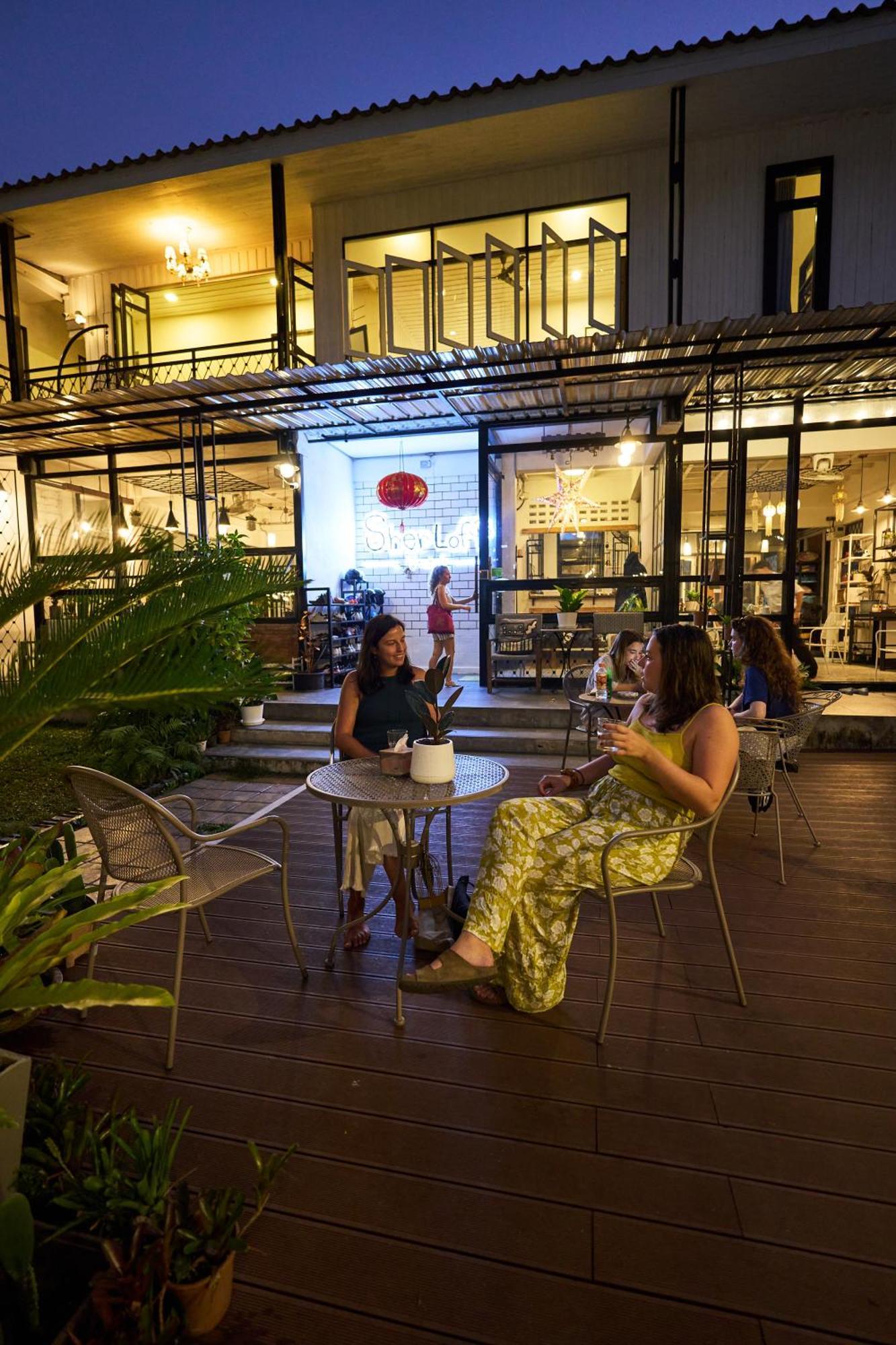 Sherloft Home & Hostel Chiang Mai Dış mekan fotoğraf
