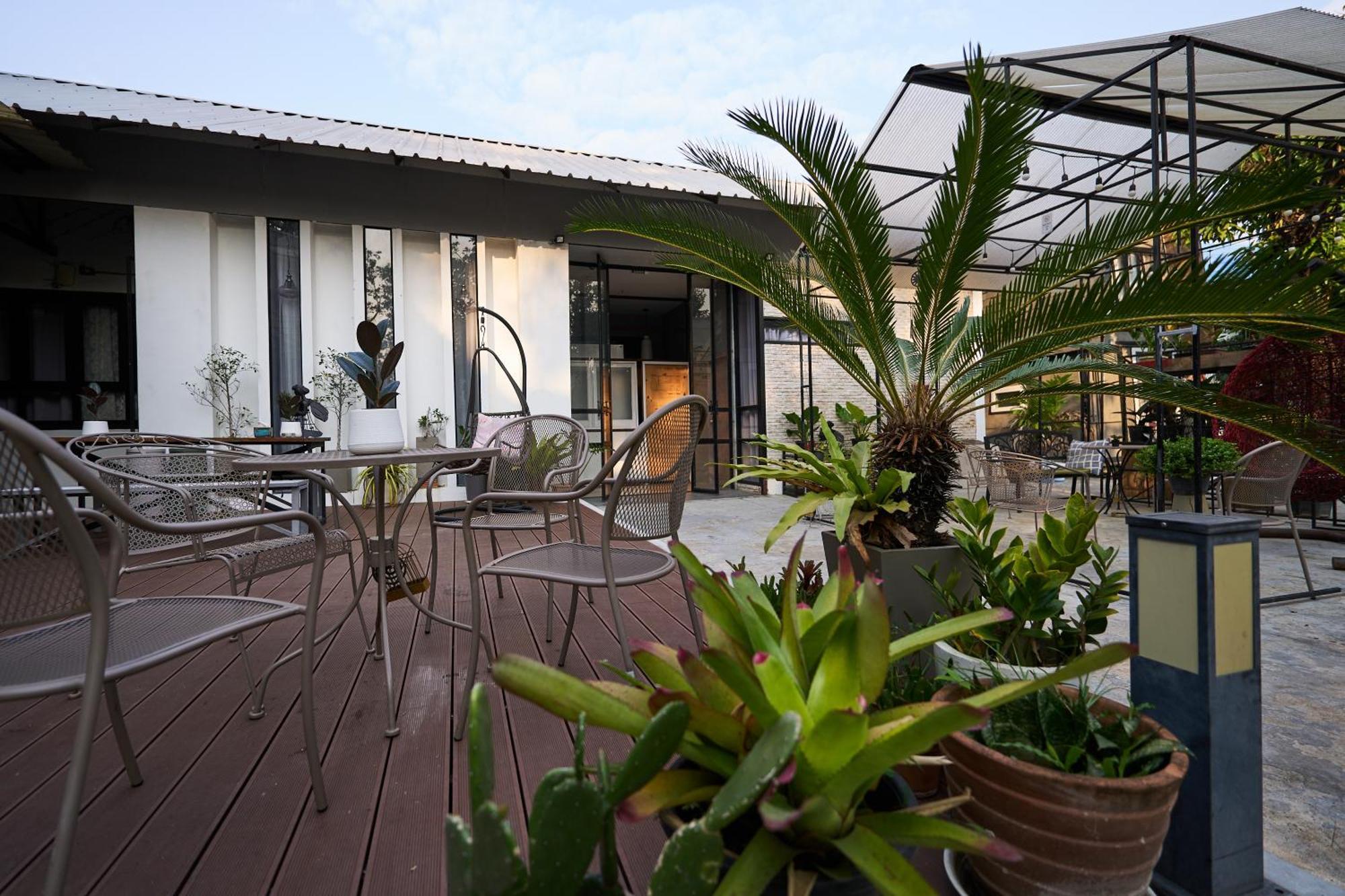 Sherloft Home & Hostel Chiang Mai Dış mekan fotoğraf