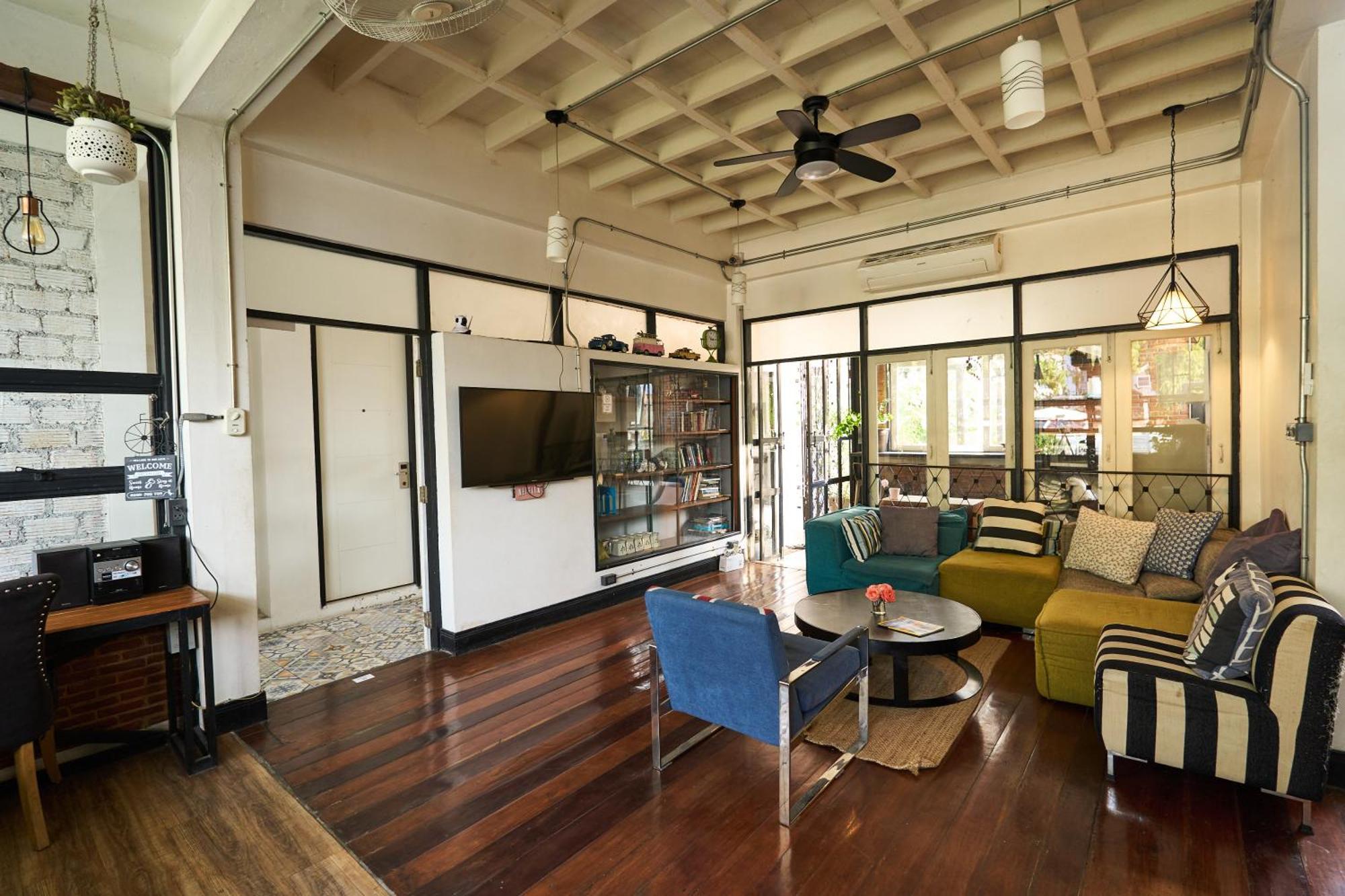 Sherloft Home & Hostel Chiang Mai Dış mekan fotoğraf
