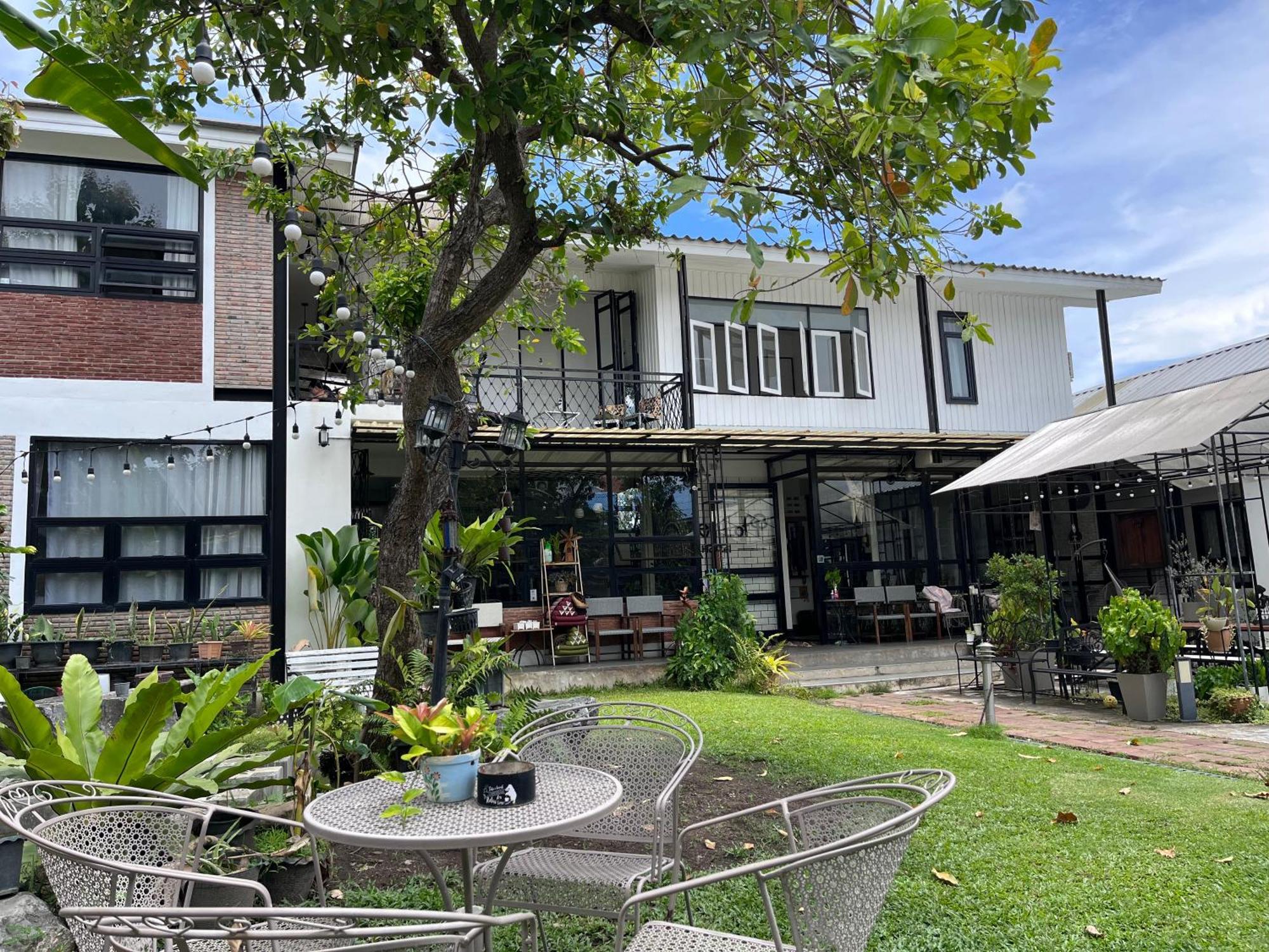 Sherloft Home & Hostel Chiang Mai Dış mekan fotoğraf