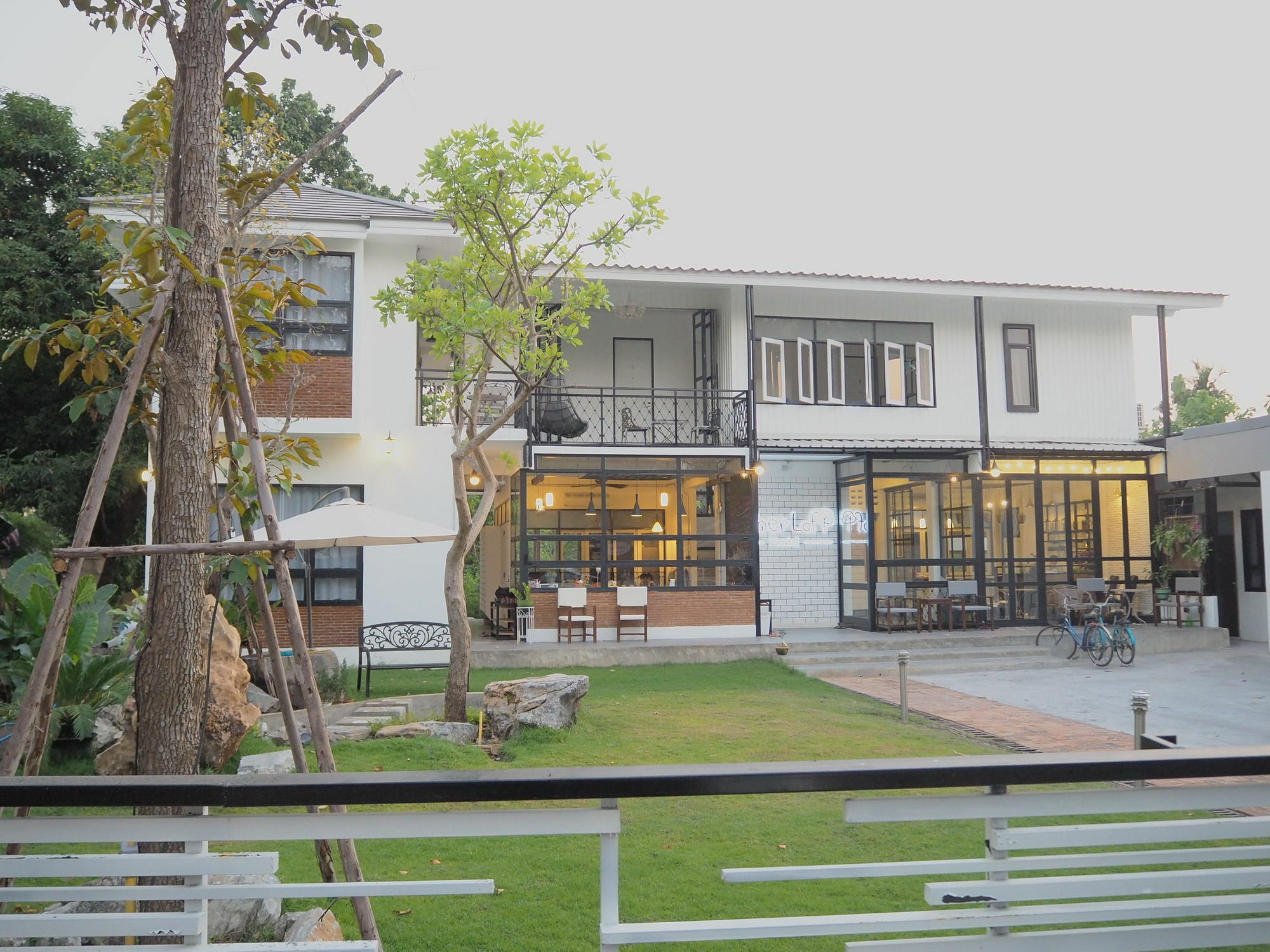 Sherloft Home & Hostel Chiang Mai Dış mekan fotoğraf