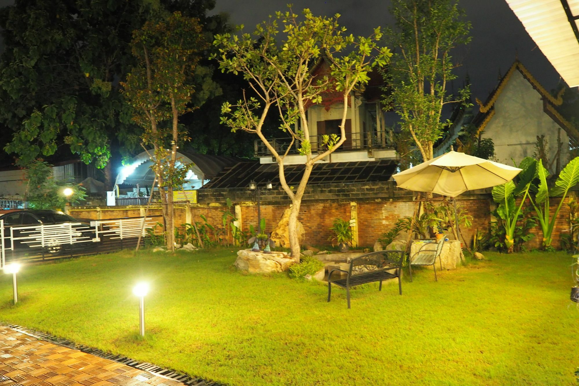 Sherloft Home & Hostel Chiang Mai Dış mekan fotoğraf