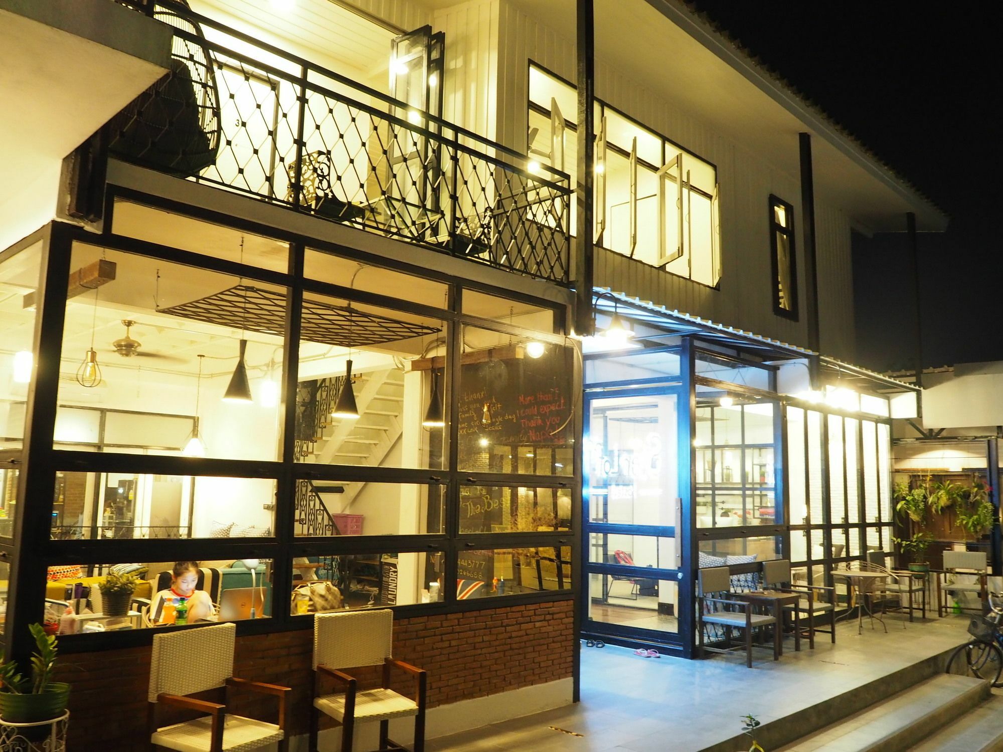 Sherloft Home & Hostel Chiang Mai Dış mekan fotoğraf